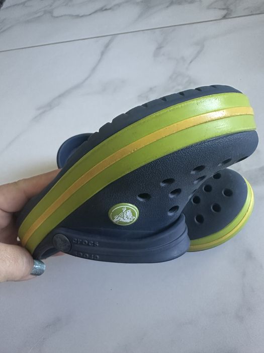 Оригинални детски чехлички-сандалки Crocs размер 27-28