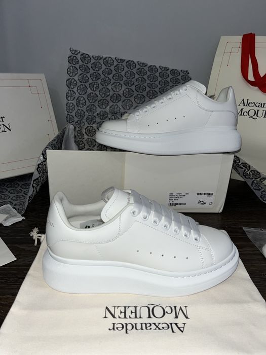 Alexander McQueen, Piele Naturala!
