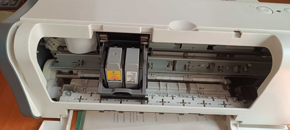 Продавам мастилено струен принтер Canon Bubble Jet i350