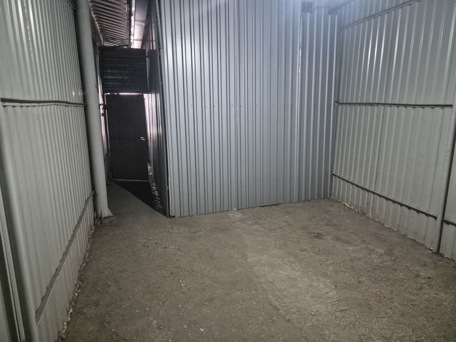 Închiriez garaj str Cuza Vodă