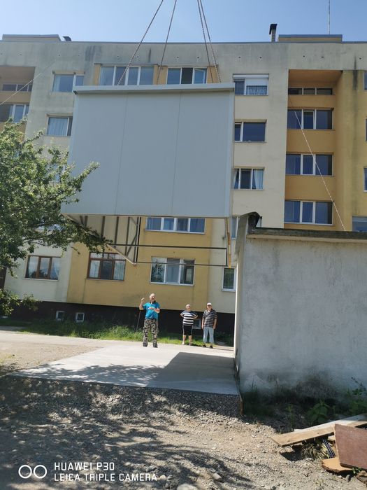 Произвежда гаражни клетки от термопанели