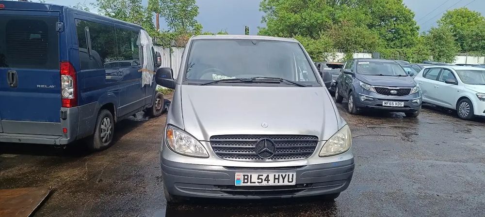 Dezmembrari / Dezmembrez Mercedes Vito 2.2 D646982(07T) cutie viteze manuala D716652(67Z) cod culoare 9744 (Vopsea argintiu strălucitor metalizat)