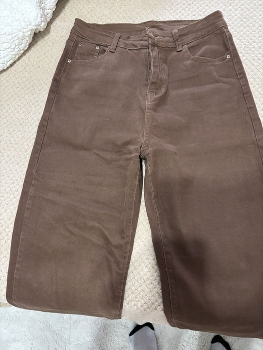 Джинсы коричневый