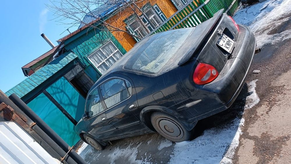 Продам машину Нисан