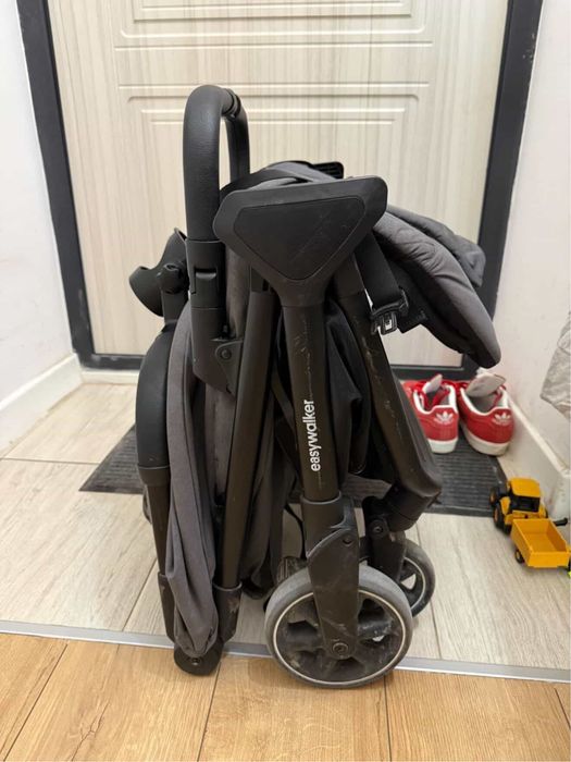 Продам коляску easywalker Jackey