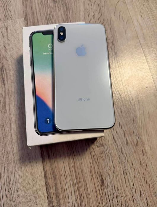 Vând iphone Xs  white
