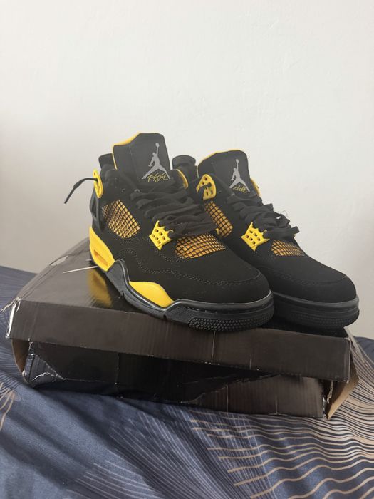 Air Jordan 4 Yellow Thunder