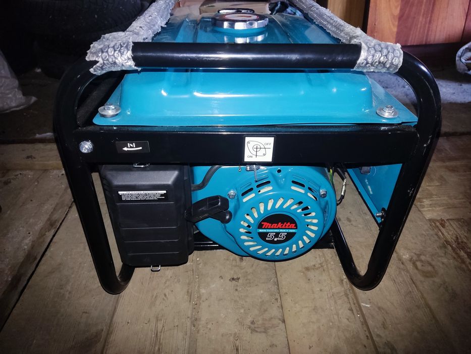 Продам бензиновый генератор