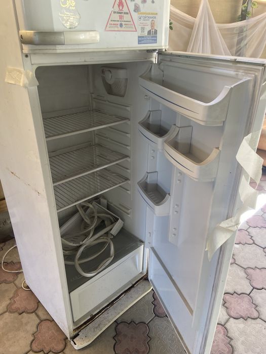 Продаю холодильник