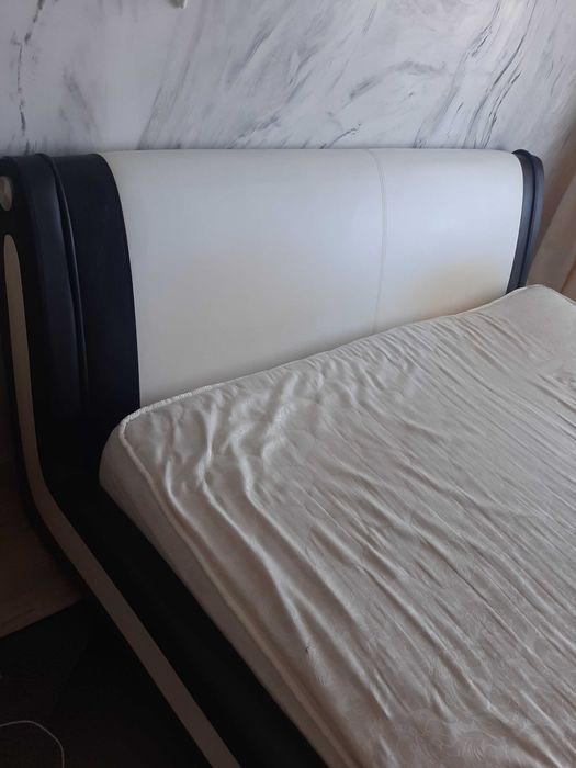 Продам двухспальную кровоть