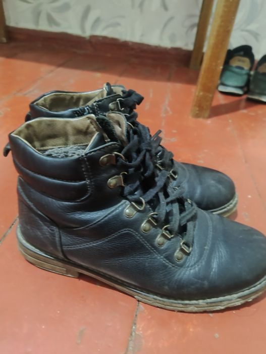 Продам ботинки кожни р41