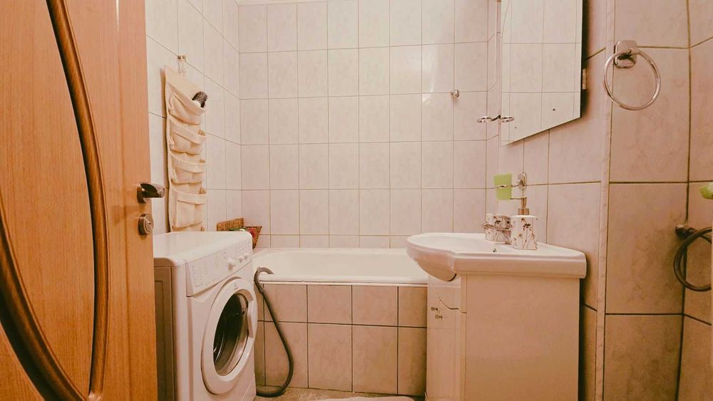 Apartament 3 camere de închiriat – Strada Poienelor nr. 2A, Brașov