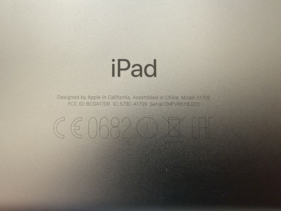 Продам iPad Pro 10.5 (64 GB WI-FI + LTE)