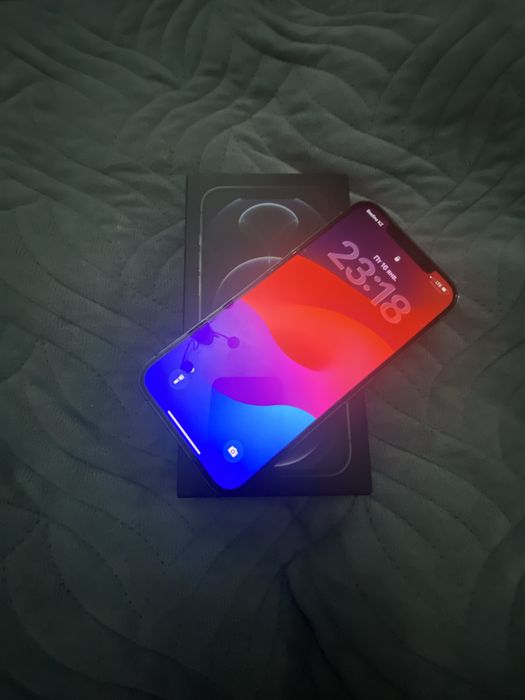 Продам iphone 12 pro max 256gb в хорошом состаяние