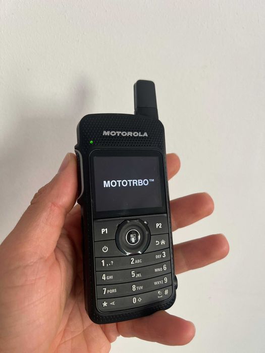 MOTOTROLA SL4000e UHF Radio! Noua!