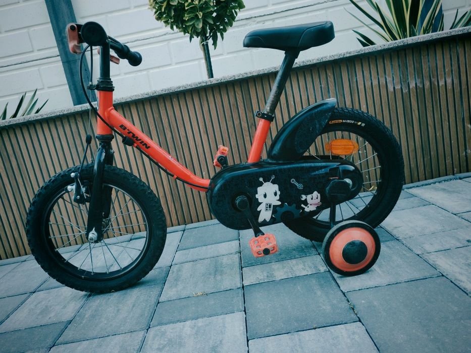 Bicicletă copii cu roți ajutătoare