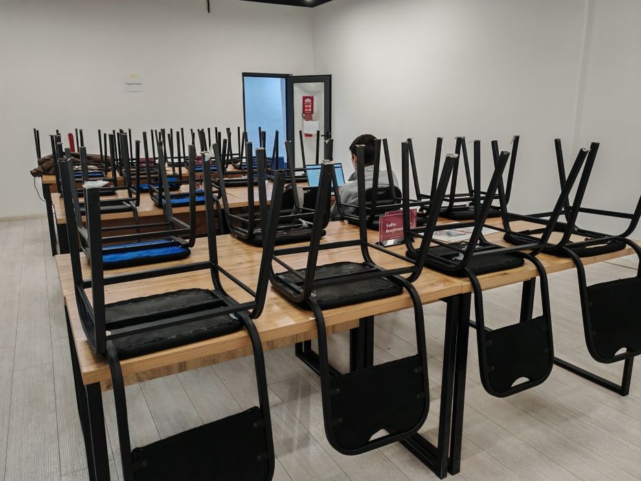 Turon stul, sifati zo'r, holati a'lo. Optomga kelishiladi