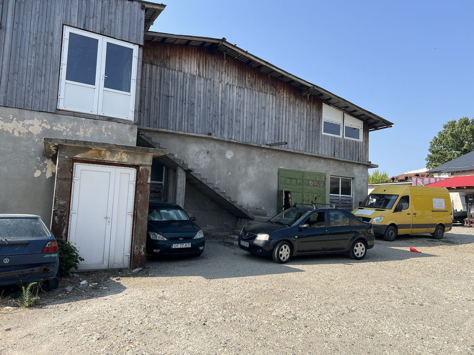 Spatiu comercial situat central