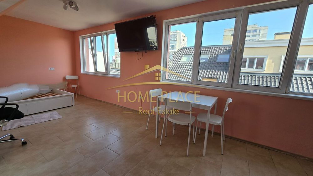 Дава се под наем Едностаен апартамент в Варна, Център - 42 кв.м за 382.5 € - Снимка #2