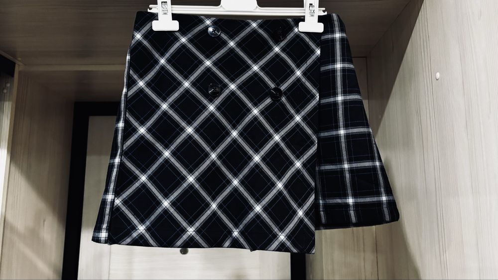 Продам вещи на девочку 134-146