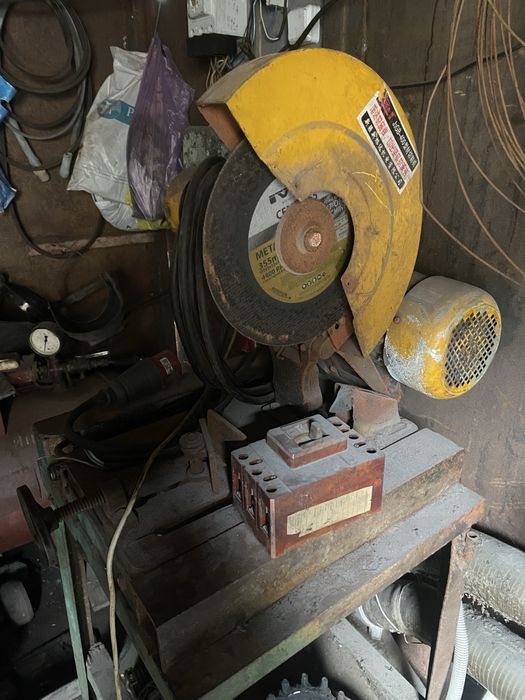 Продаю станки с контейнером