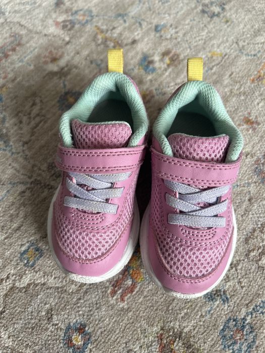 Продам кроссовки geox для малышей