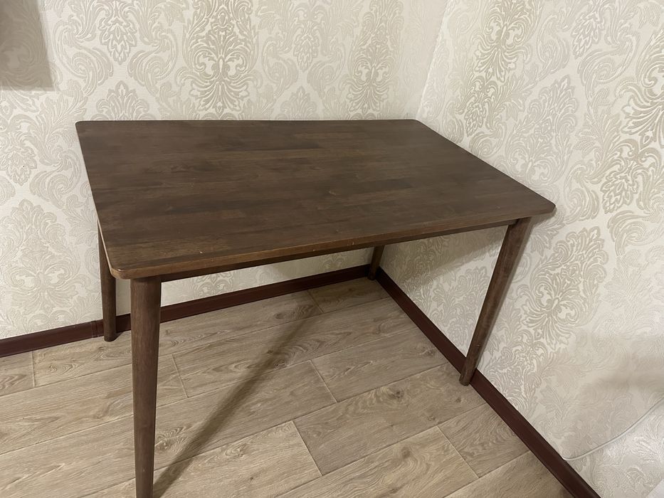 Продам столы обеденные