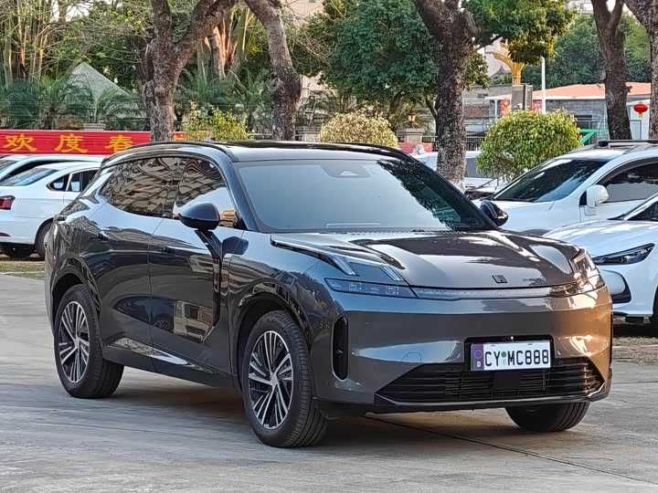 Lynk & Co 08 EM-P 120 km Long Range Pro