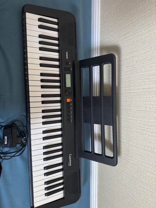 Продается синтезатор