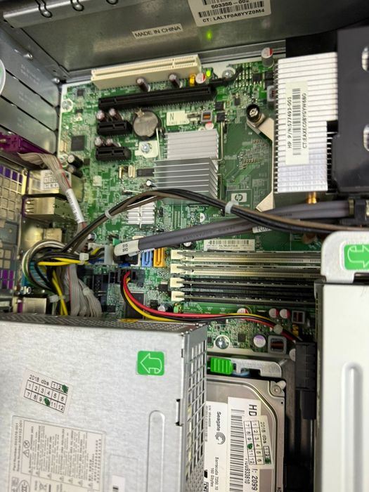 PC Desktop HP – AMD Phenom II +ce se vede in poze– Funcțional

Vând un