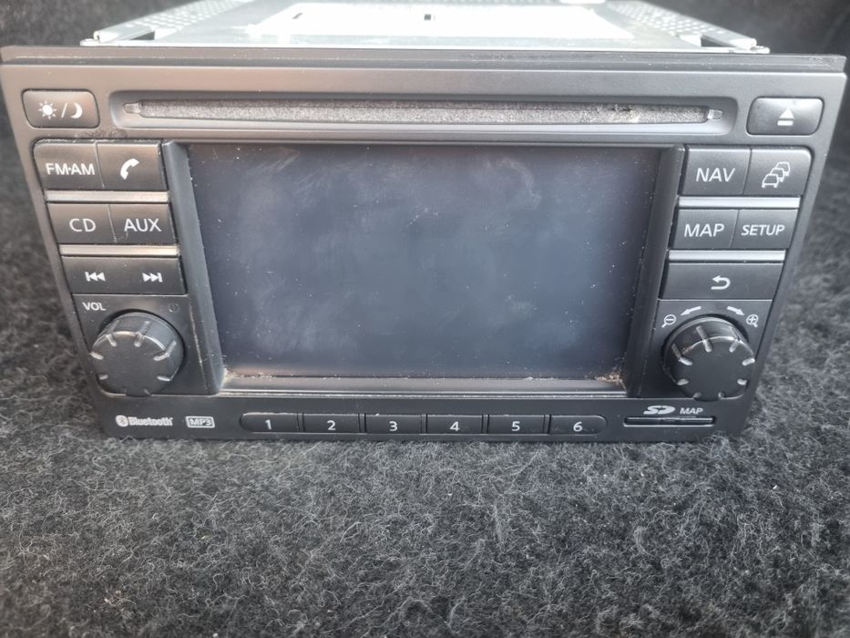 Vând radio cd cu navigație si card memorie 2012 nisan qaskai