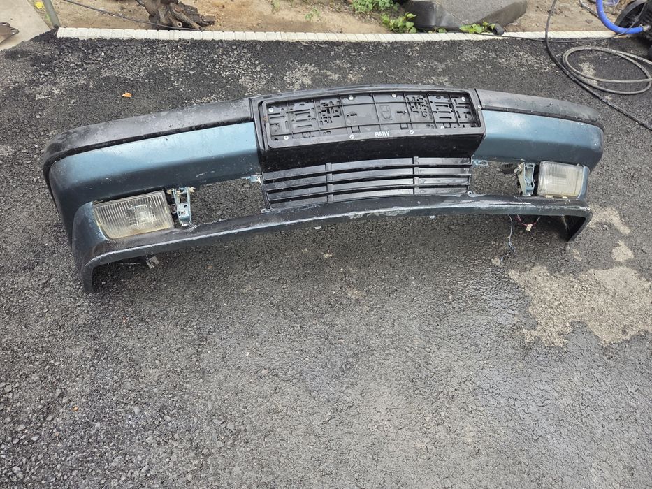 Перед бампер оригинал на BMW  e34
