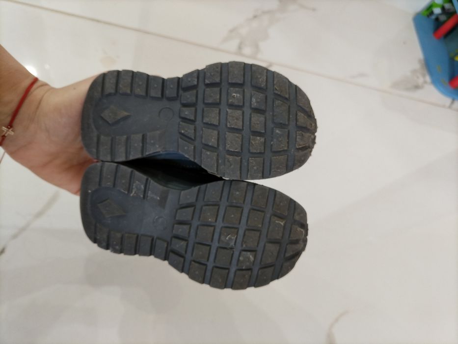 Бебешки маратонки със светеща подметка