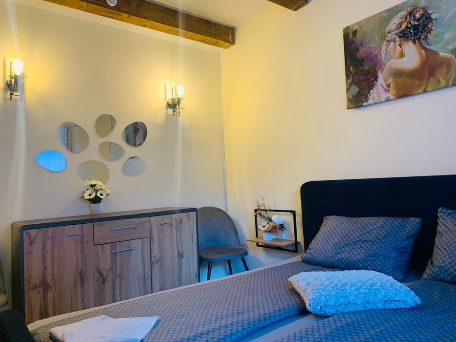 Cabana de inchiriat cu piscina interioara incalzita, ciubar, pensiune