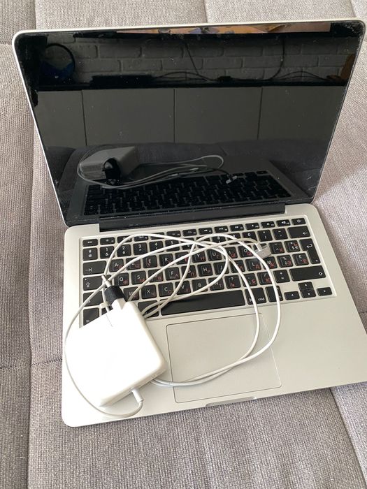 Mac book pro 50 000 на запчасти