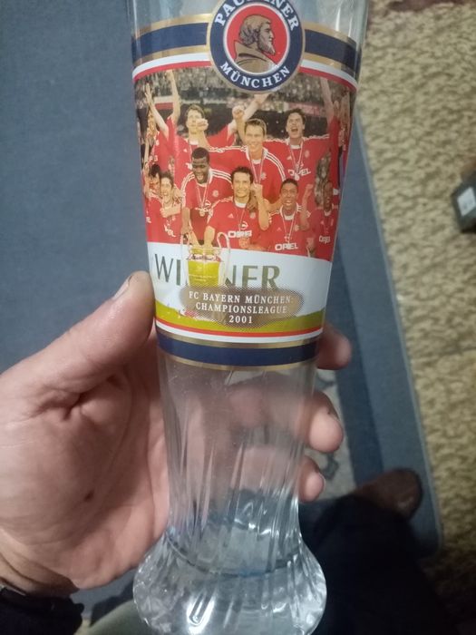 Чаша от Шампионска лига 2001