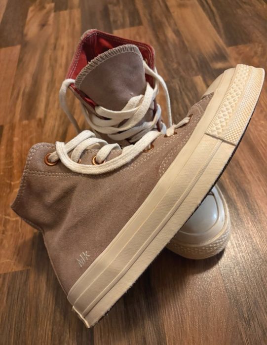 Converse piele intoarsa roz