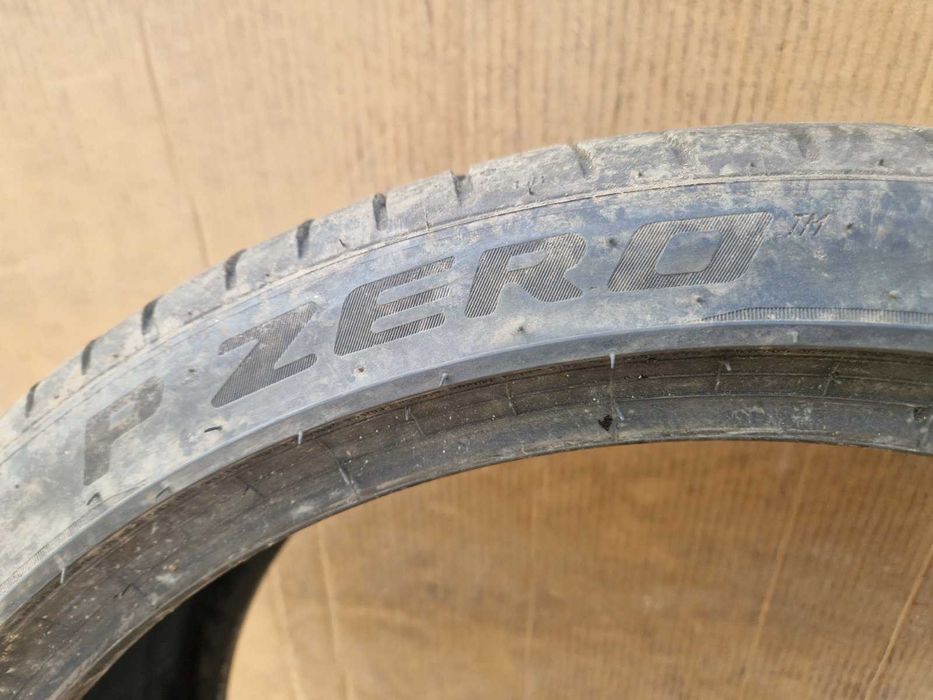 1 Pirelli R22 275/35 Лятна гума DOT4123