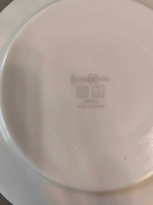 Продавам комплект от 12 чинии Harmonia