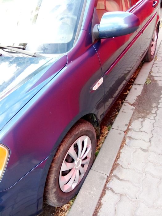 Vând hyundai accent