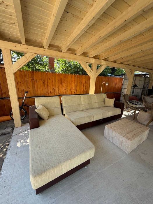Mobilier second living, canapea si masa cu scaune dining, conditie si aspect impecabile