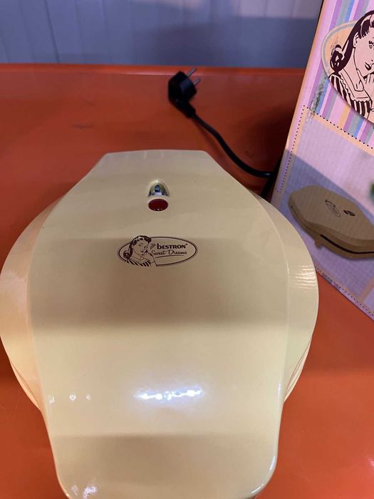 Bestron 700W Жълт ретро кейк поп уред с иконом за кейк поп