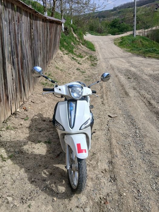 Vând piaggio liberty 125cc cu acte! 2020