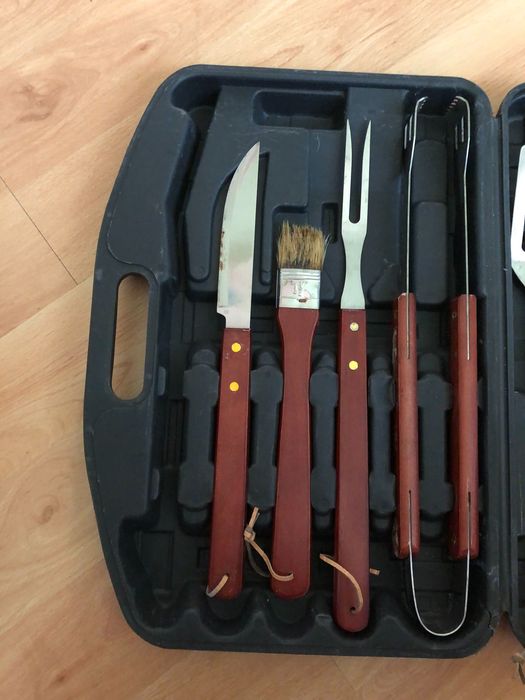 Комплект за барбекю+ подарък нов комплект шишове