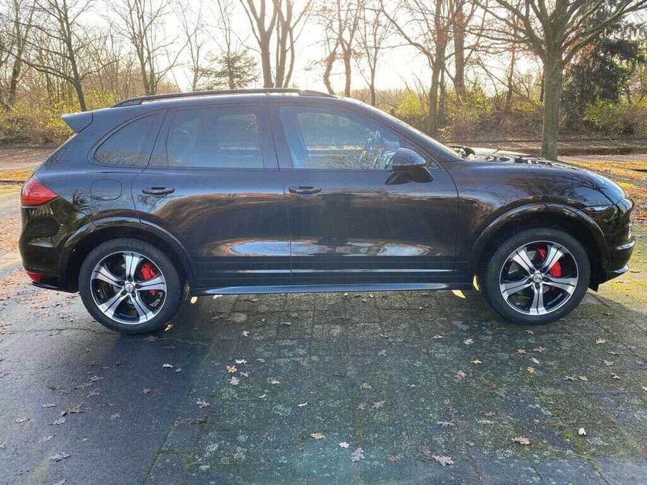 Dezmembrez porsche cayenne 3.0 euro 5 model 7P cayenne 2012
