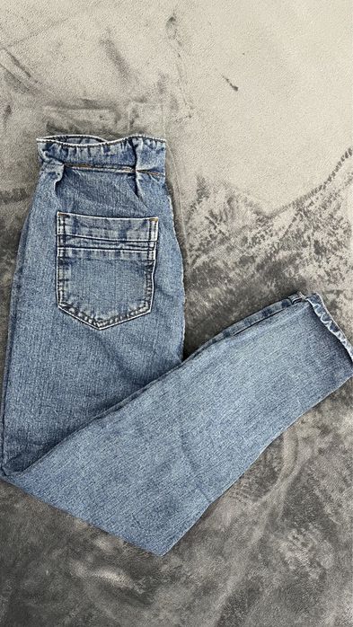 Дънки с висока талия и широк крачол mom djeans