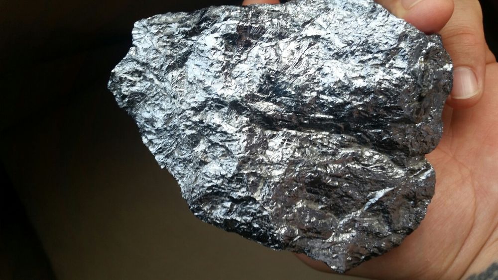 Продавам интересен камък