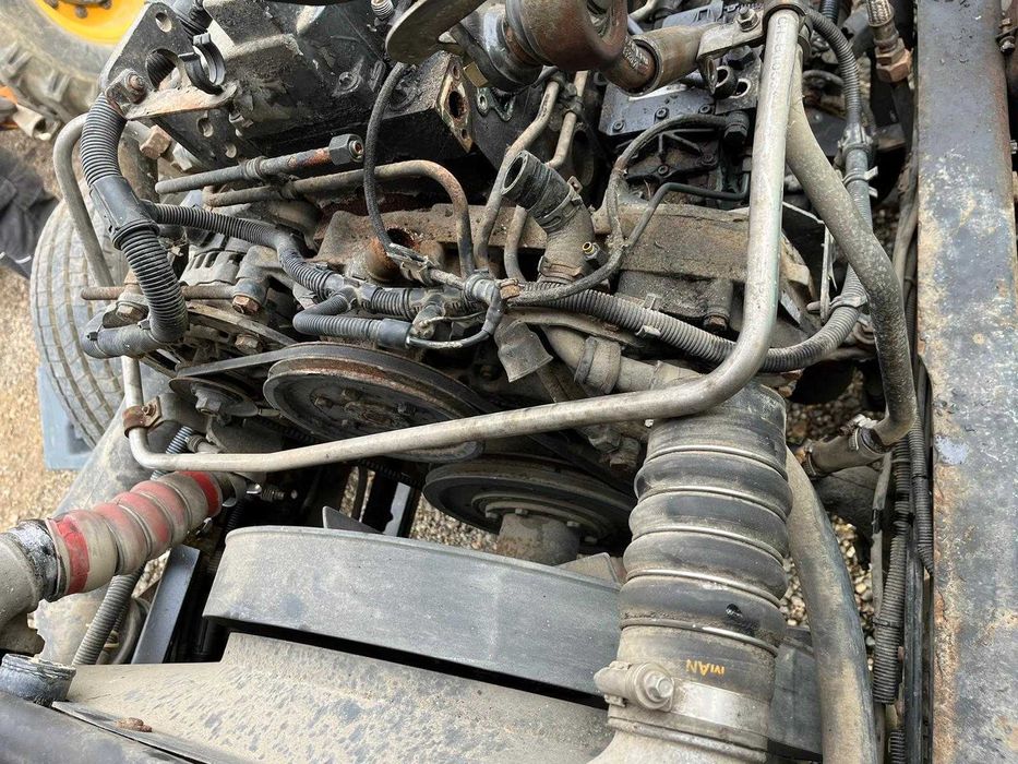 Vand sau dezmembrez motor de MAN LE 180 C 2002 euro 4 /Dezmembrari MAN