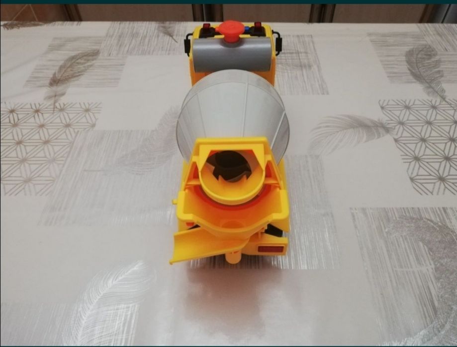 Продам Бетонимилашка игрушкыный