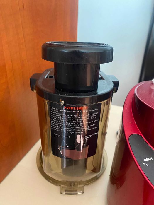 Storcator fructe si legume MYRIA MY4028RD, 1l, 200W, rosu-negru